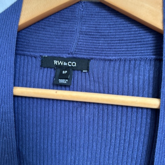 R&W longer cardigan with no buttons - Picture 2 of 6